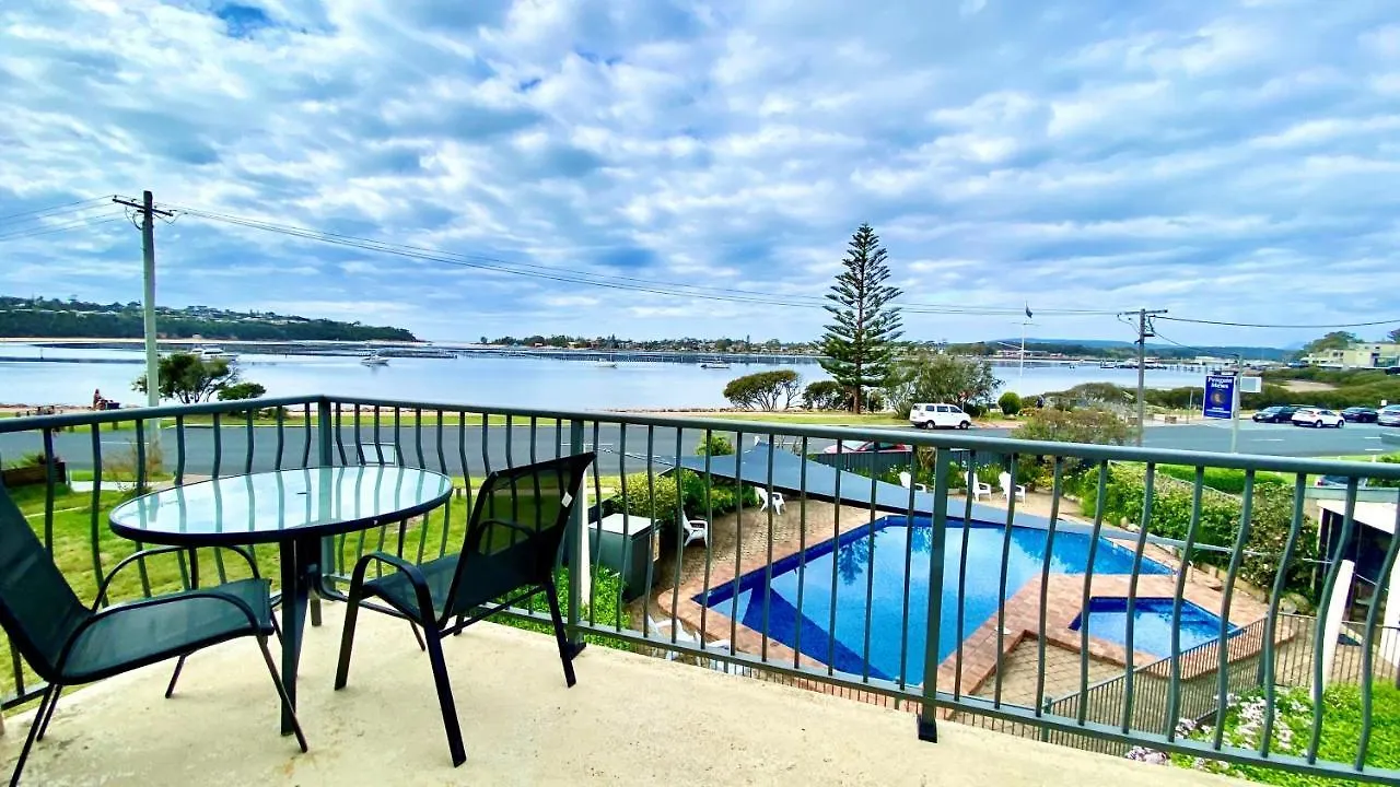 Penguin Mews Merimbula contacts